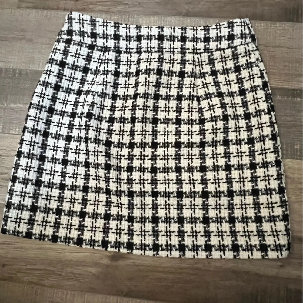 VILA Black and White Checkered Mini Skirt Sz 36 EUC